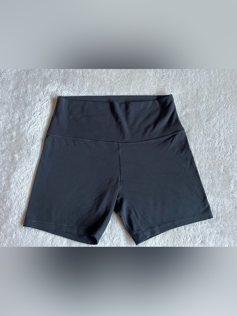 Lululemon Align High-Rise Shorts 6" in
Black